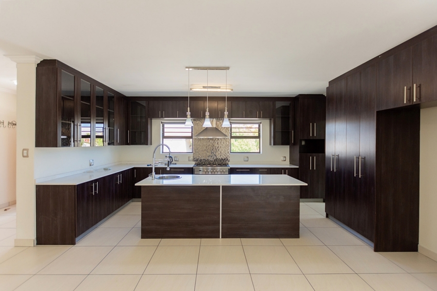 5 Bedroom Property for Sale in Country Club Western Cape